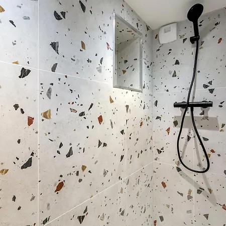 Lägenhet Cosy Duplex Au Coeur De 6 *